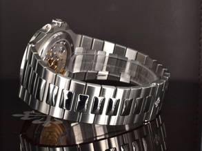 Thumbnail von Patek Philippe Nautilus 5711/1a-014 Green Dial 2021