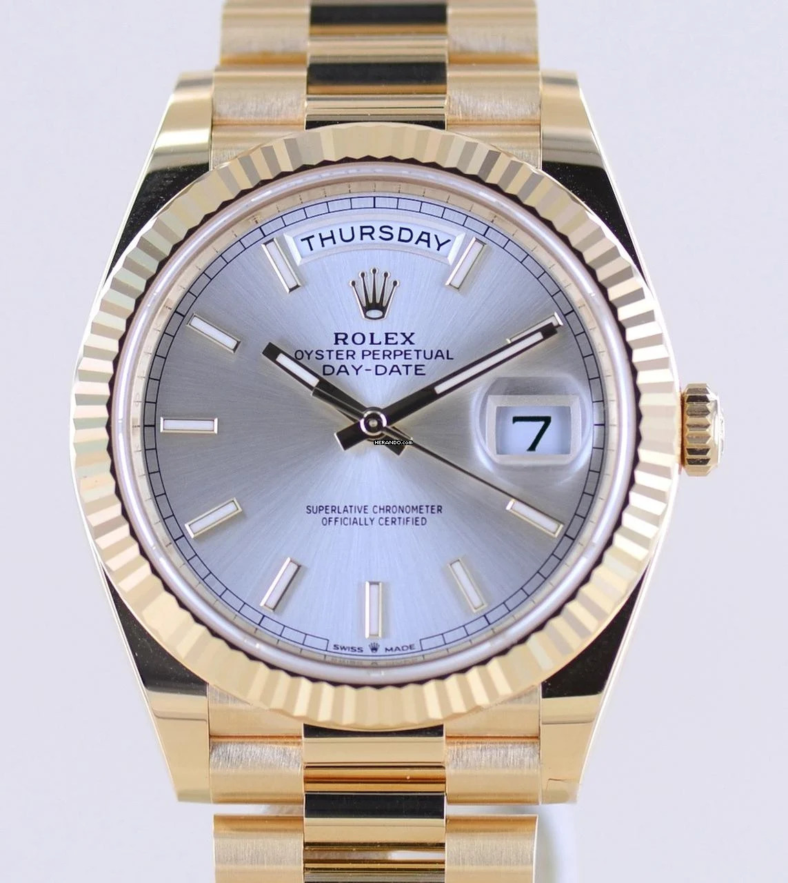  Rolex Day-Date 40 40mm 18K Gelbgold Silver Index Dial Präsidentband Klassiker Fluted B+P 