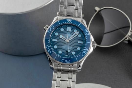  Omega Seamaster Diver 300 M Stahl Automatik Summerblue Ref 210.30.42.20.03.003 B&P 2025 