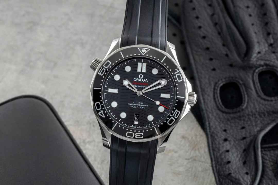  Omega Seamaster Diver 300 M Co-Axial Keramik 210.32.42.20.01.001 B&P 