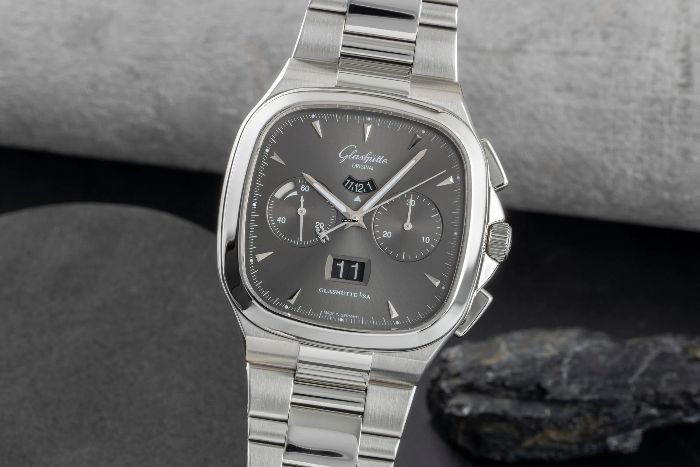 Glashütte Original Seventies Chronograph Panoramadatum Stahl Automatik Herrenuhr Ref. 1-37-02-01-02-70