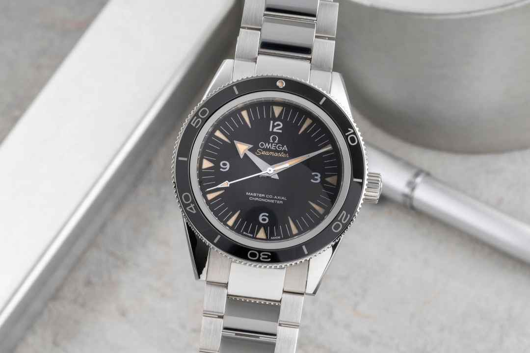  Omega Seamaster 300 Stahl Automatik Herrenuhr 233.30.41.21.01.001 Box & Papiere 