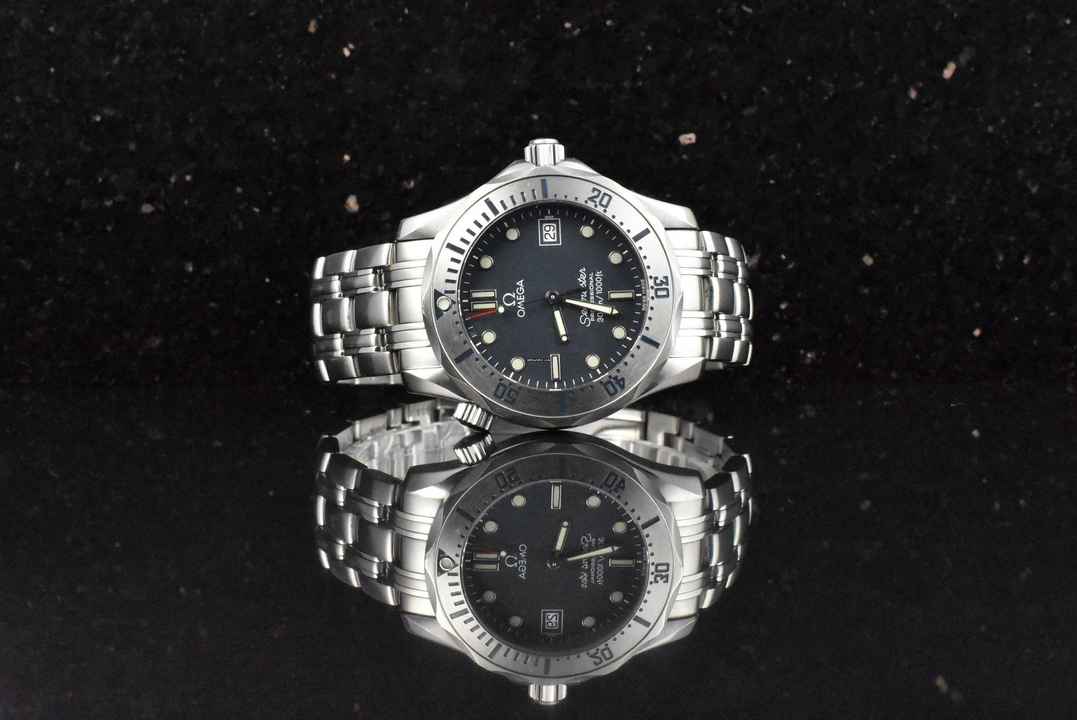  Omega Seamaster Diver 300 M Quarz 36MM Mid Size - Japan Edition - VERY RARE 