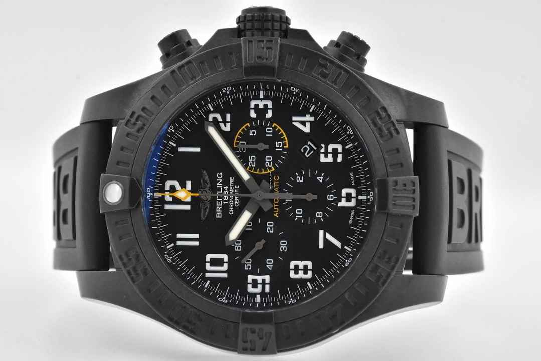  Breitling Avenger Hurricane Breitlight XB0170E4 Black Dial Schwarz 
