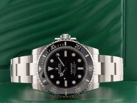  Rolex Submariner (No Date) 114060 Like New 2017 Full Set 