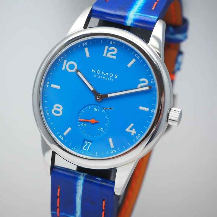  NOMOS Club Automat Datum Signalblau Ref.: 777 Box+Papiere 2024 Full Set 