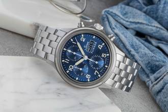 Thumbnail von Sinn 358 SA Flieger Chronograph Blue Dial Stahl Automatik Ref. 358.064 B&P 2023