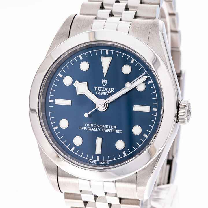  Tudor Black Bay 39 Blue – Jubilee – M79660 – like NEW – 10/2023 Full Set 