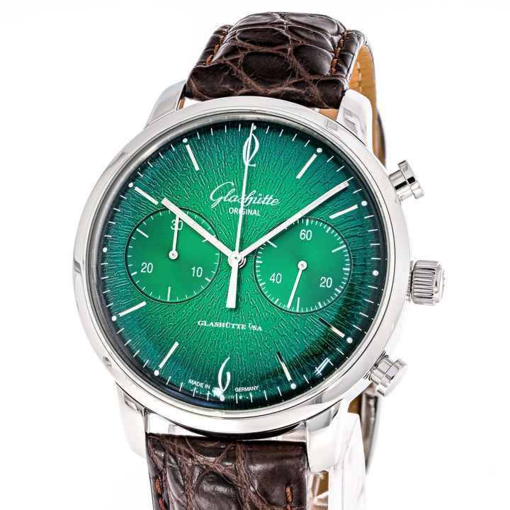  Glashütte Original Sixties Chrono Green Annual Edition – 1-39-34-05-22-04 – like NEW – 07/2021 Full Set 