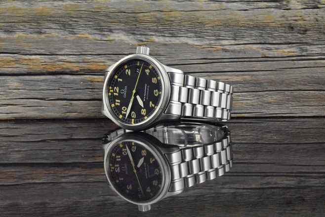  Omega Genève Dynamic Automatic 5200.50.00 Black Tritium Vintage Military 