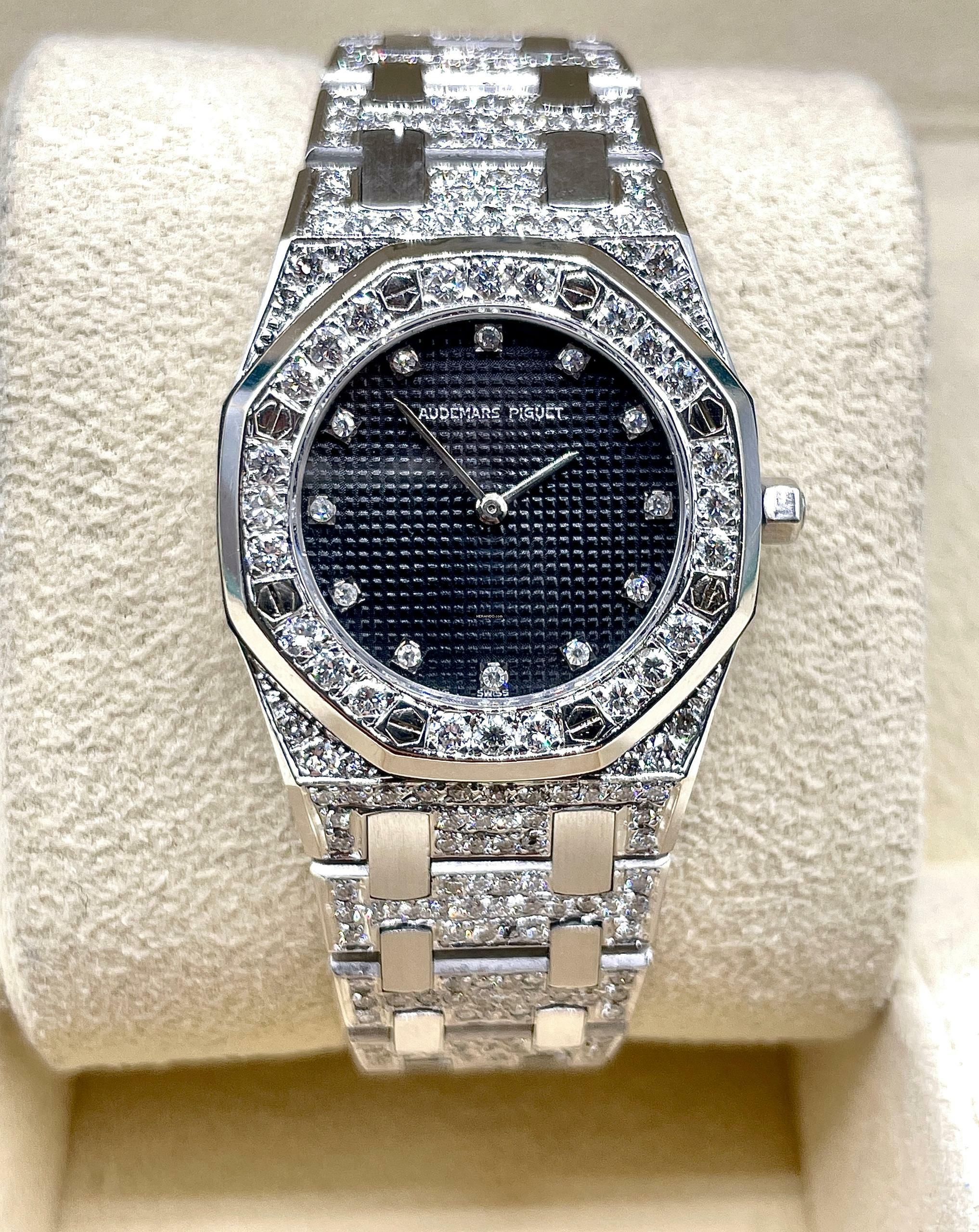  Audemars Piguet Royal Oak in Whitegold 18Kt. Factory Diamond Dial - in Top Condition After Market Diamonds 