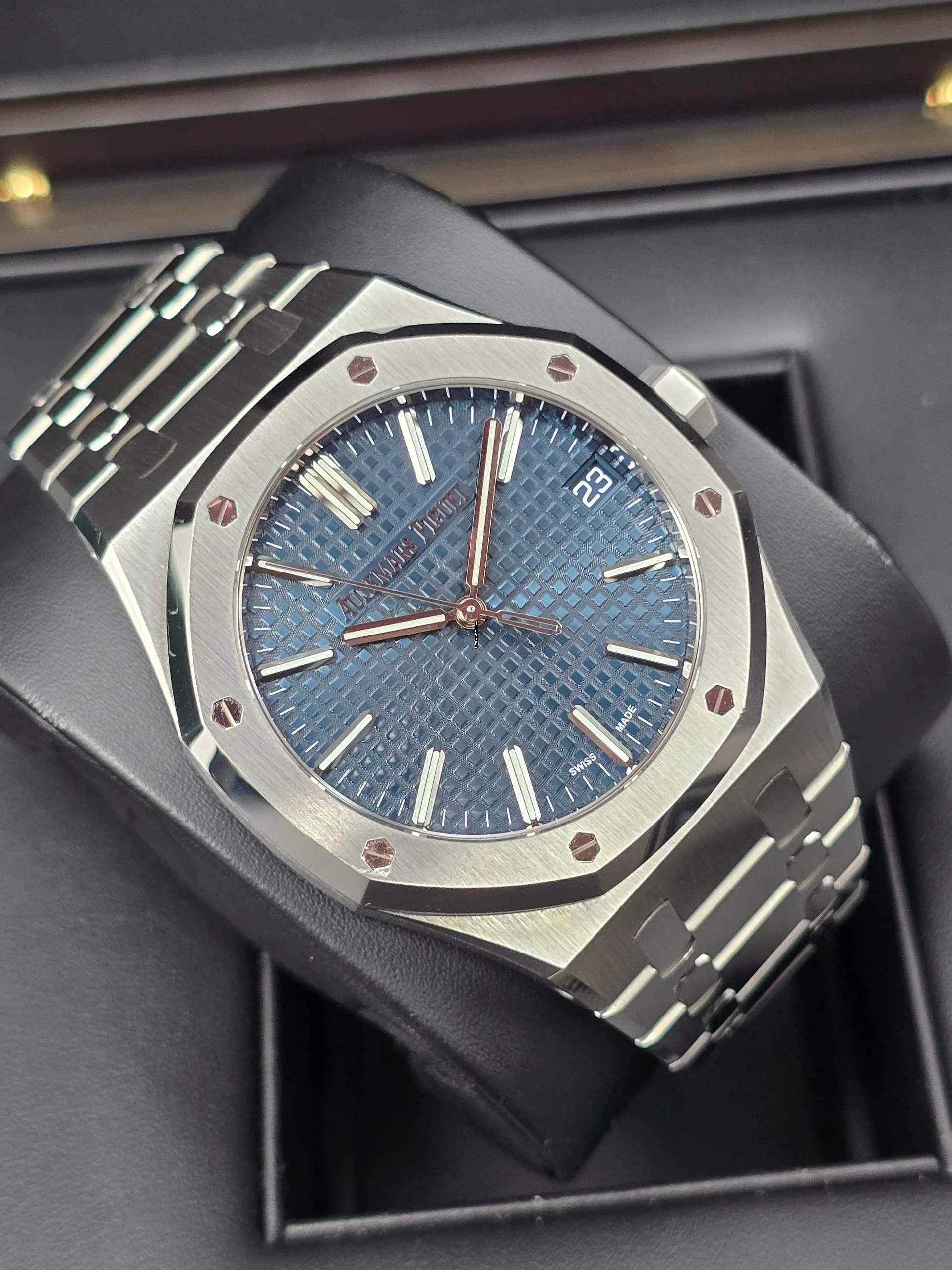 Thumbnail von Audemars Piguet Royal Oak 41mm 15510ST.OO.1320ST.06 Blue Dial Very Good Full Set 2023