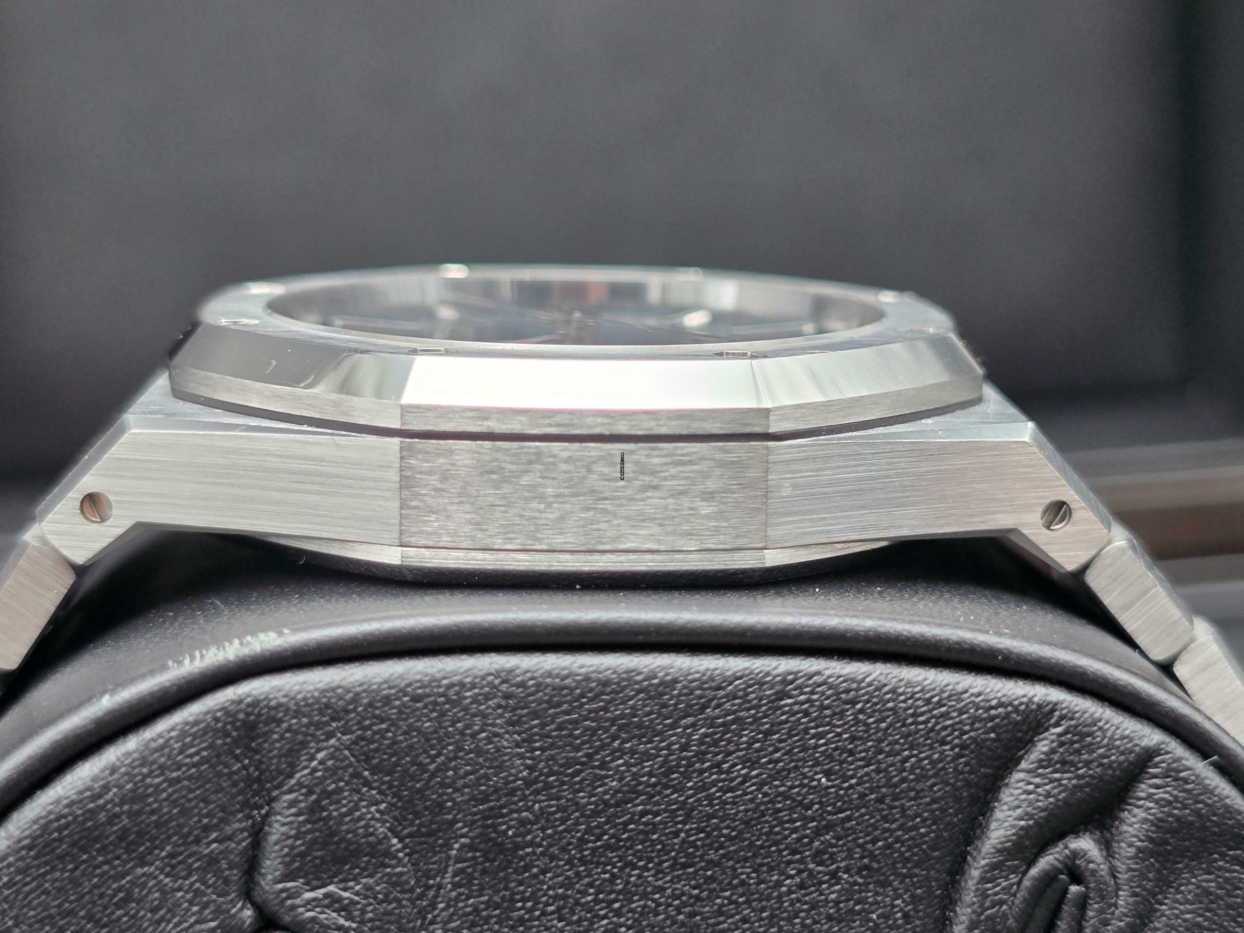 Thumbnail von Audemars Piguet Royal Oak 41mm 15510ST.OO.1320ST.06 Blue Dial Very Good Full Set 2023