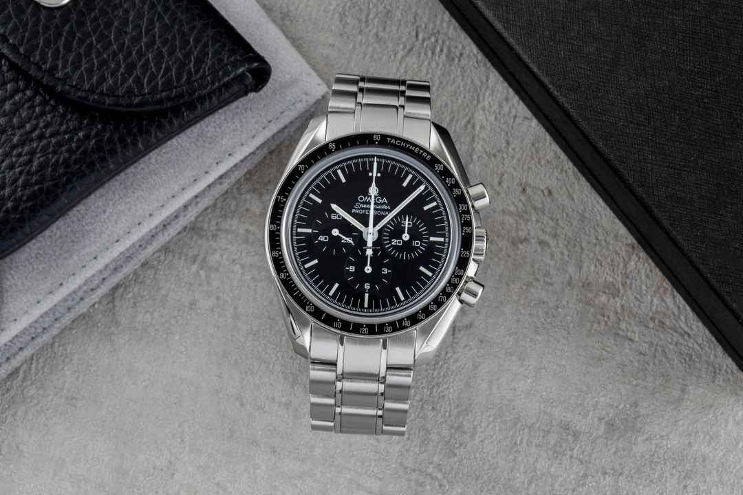 Omega Speedmaster Professional Moonwatch Chronograph Handaufzug Ref. 311.30.42.30.01.006 Box & Papiere 