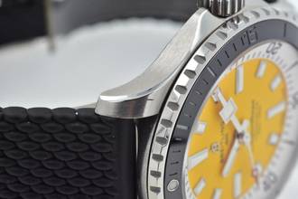Thumbnail von Breitling Superocean 42 A17375 Yellow Rubber Strap