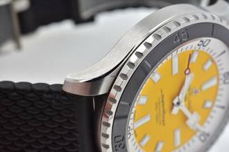 Thumbnail von Breitling Superocean 42 A17375 Yellow Rubber Strap