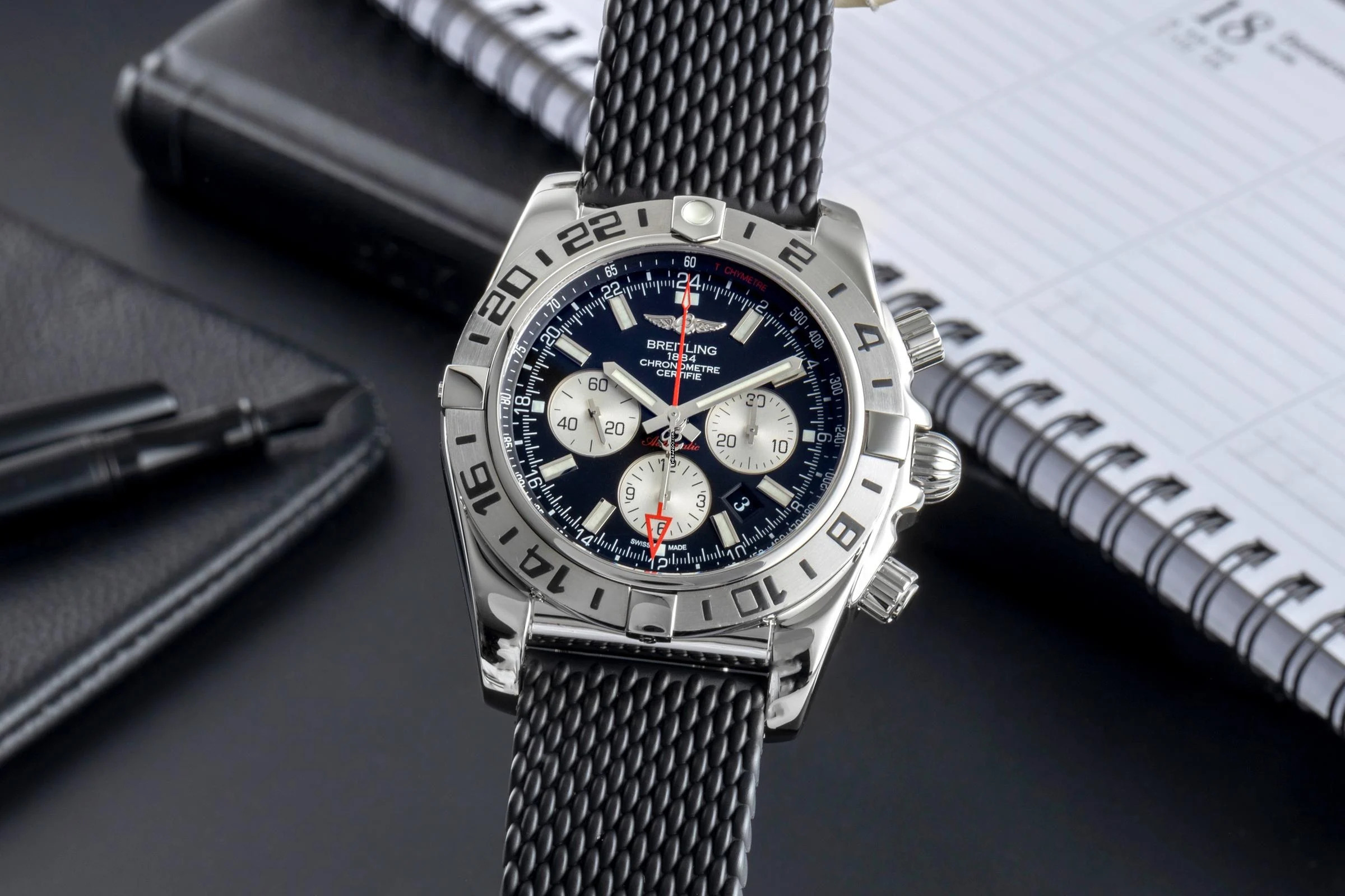 Breitling Chronomat GMT 47 GMT Chronograph Stahl Automatik Ref. AB0413B9/BD17 B&P