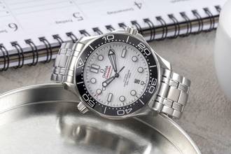 Thumbnail von Omega Seamaster Diver 300 M Automatik Herrenuhr 210.30.42.20.04.001 B&P 2021