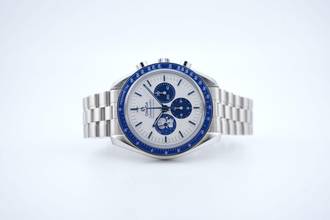 Thumbnail von Omega Speedmaster Professional Moonwatch Silver Snoopy Award - UNWORN - With Additional Leather Strap - With Box And Papers - 310.32.42.50.02.001 2024