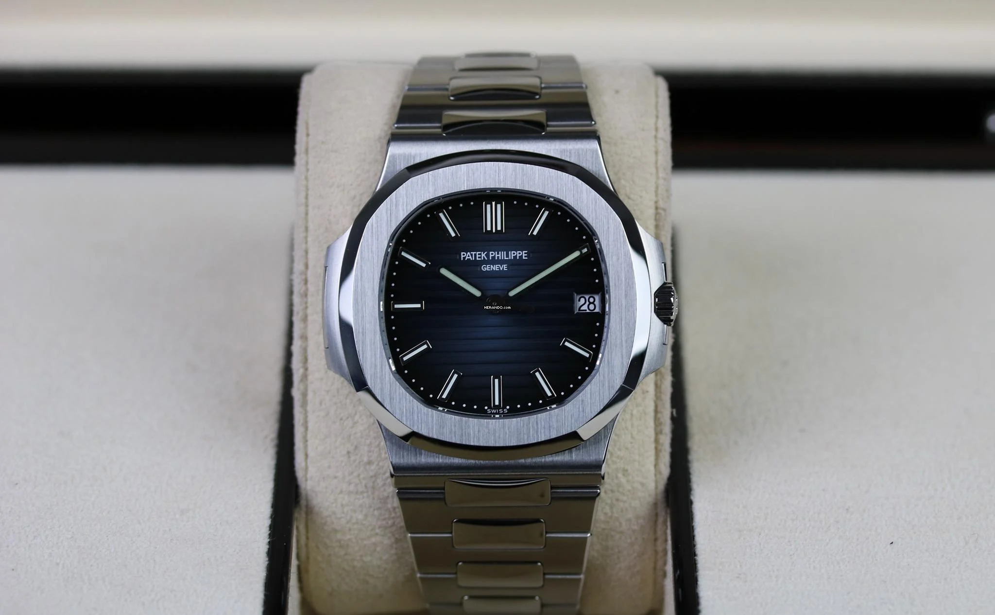 Thumbnail von Patek Philippe Nautilus Steel - Blue - New Calibre - New - Fullset - 09/2020