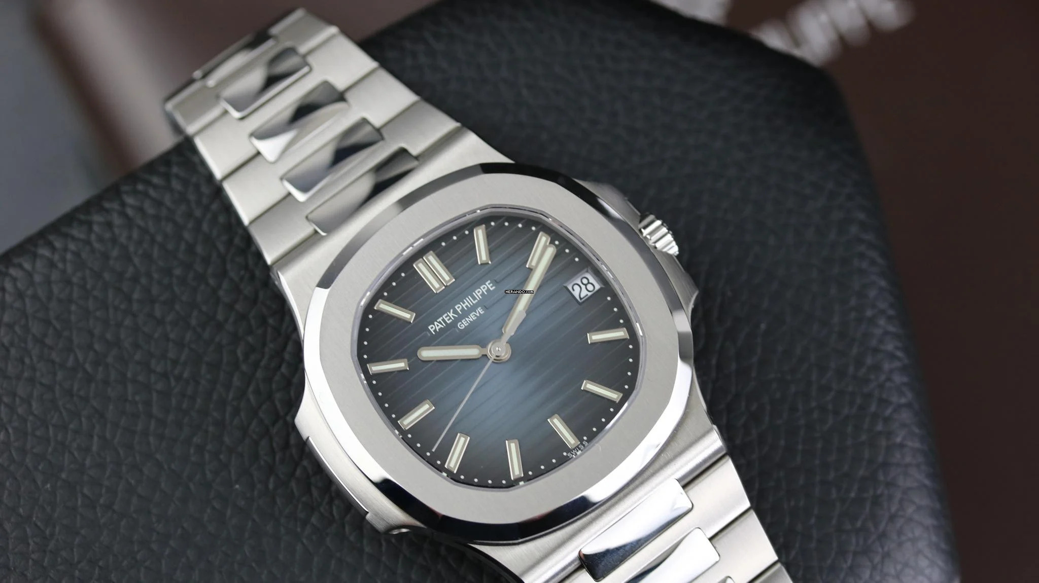 Thumbnail von Patek Philippe Nautilus Steel - Blue - New Calibre - New - Fullset - 09/2020