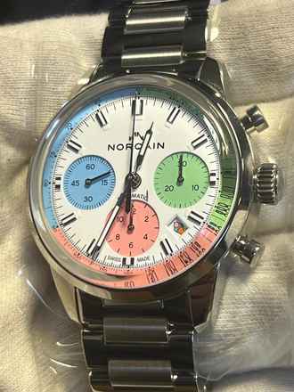  Norqain N2201.1901.C01 Freedom 60 Chrono 40mm Enjoy Life Special Edition-NEU-Deutsche Auslieferung Full Set-B + P Neu versiegelt-Sammlerpaket mit Mütze u.Tüte 