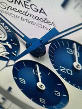 Thumbnail von Omega Speedmaster Professional Moonwatch 310.32.42.50.02.001 Speedmaster 'Silver Snoopy Award' SOFORT VERFÜGBAR Okt. 2025 Sofort verfügbar-Deutsche Auslieferung-Full Set!