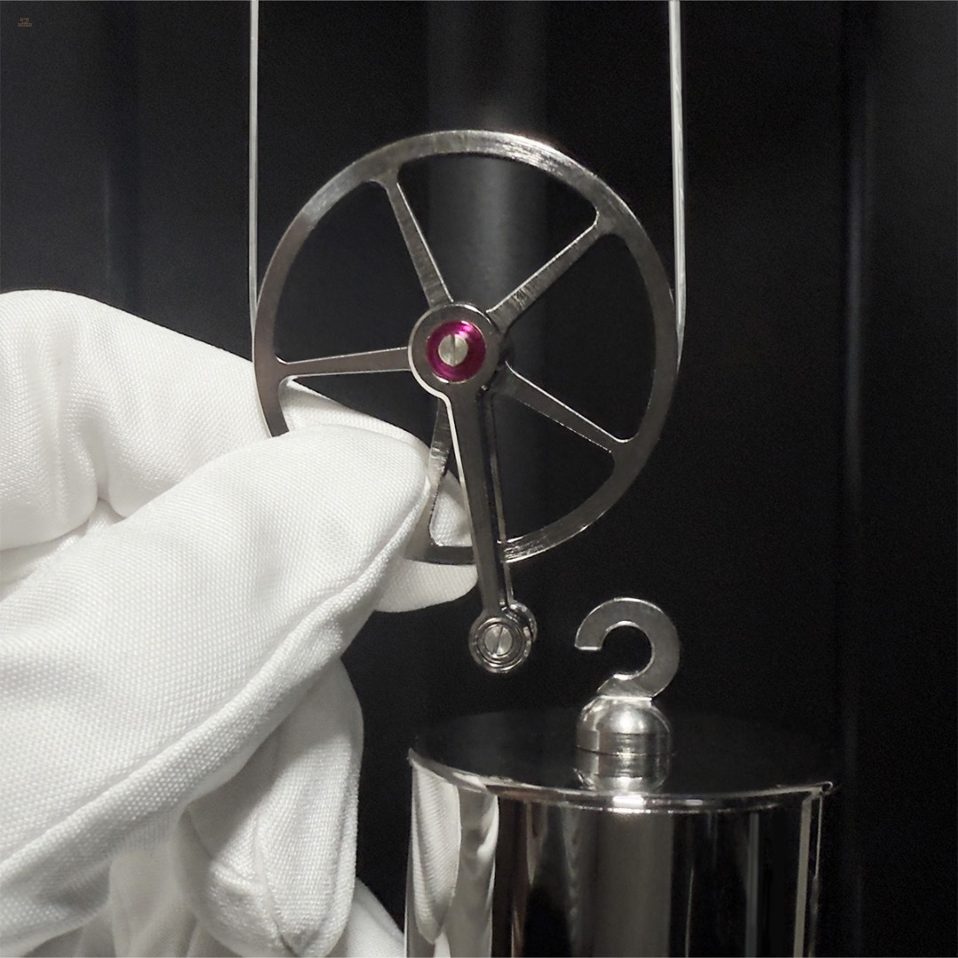 Thumbnail von Opus PM 70 III – Blutmond Mondphase - Limitierte Wanduhr mit Schlagwerk & Handmalerei