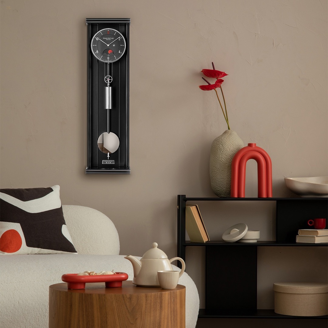 Thumbnail von Opus PM 70 III – Blutmond Mondphase - Limitierte Wanduhr mit Schlagwerk & Handmalerei