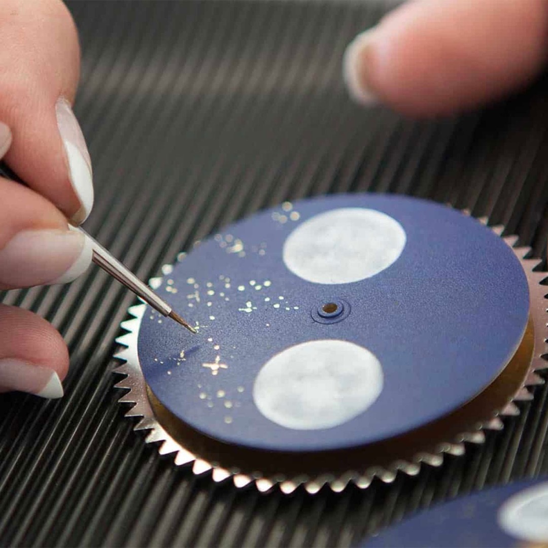 Thumbnail von Classica K 100 M – Mondphase & Kalender - 30 Tage Gangdauer - Kalenderwerk - handbemalte Mondscheibe