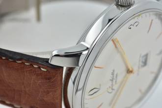 Thumbnail von Glashütte Original Sixties Panoramadatum Panorama Date 2-39-47-01-02-04 Silver Dial