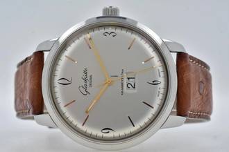 Thumbnail von Glashütte Original Sixties Panoramadatum Panorama Date 2-39-47-01-02-04 Silver Dial