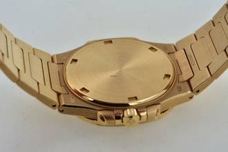 Thumbnail von Patek Philippe Nautilus 18k Rose Gold 7010/1R-001 Diamond Bezel Extract from the Archives