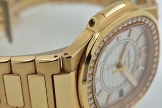 Thumbnail von Patek Philippe Nautilus 18k Rose Gold 7010/1R-001 Diamond Bezel Extract from the Archives