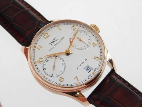  IWC Portugieser Automatik Portuguese 18 Karat Rosegold 42mm mit großer Faltschließe im Neu Zustand 7 Tages Werk Kaliber C 51010 mit Glasboden wie Neu 42 mm 