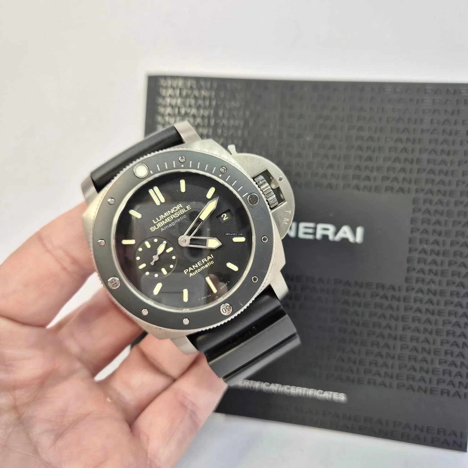 Panerai Luminor Submersible 1950 3 Days Automatic Amagnetic Titanium 47mm Automático Completo
