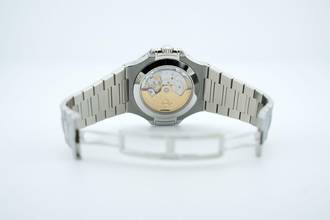 Thumbnail von Patek Philippe Nautilus Annual Calendar - Box+Papers - Like New - 24 Months Warranty 5726/1A-001 2018