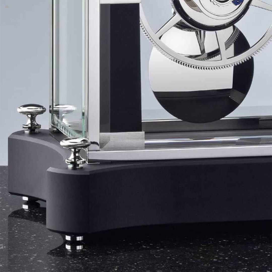 Thumbnail von NT 7 – Rhodinierte Design-Tischuhr mit Skelettwerk