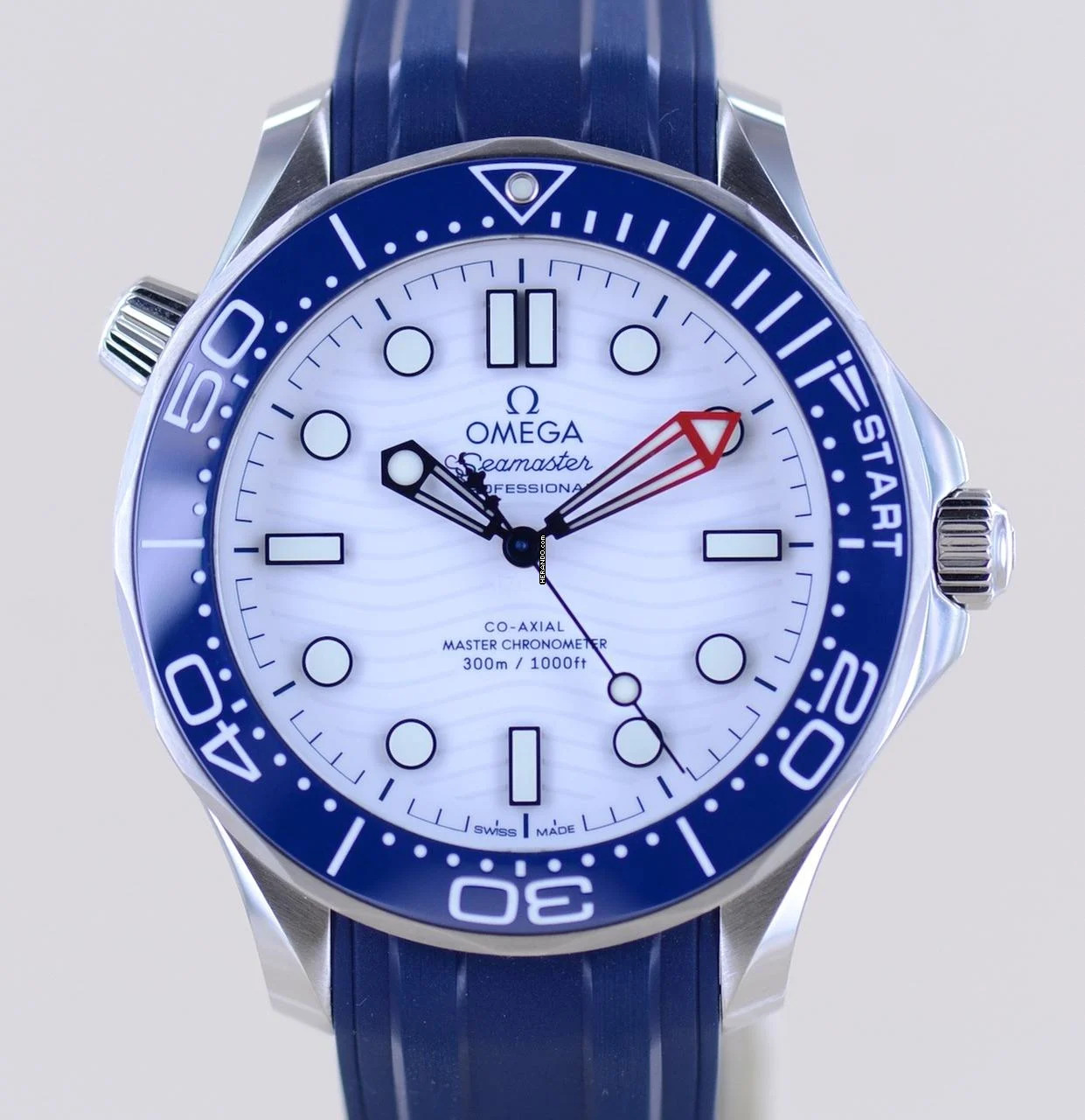  Omega Seamaster Diver 300 M Co-Axial Master Chronometer 42mm Americas Cup B+P 