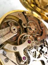 Thumbnail von RARE Universal Geneve Monopusher Chronograph 1930 Solid Gold Enamel Dial