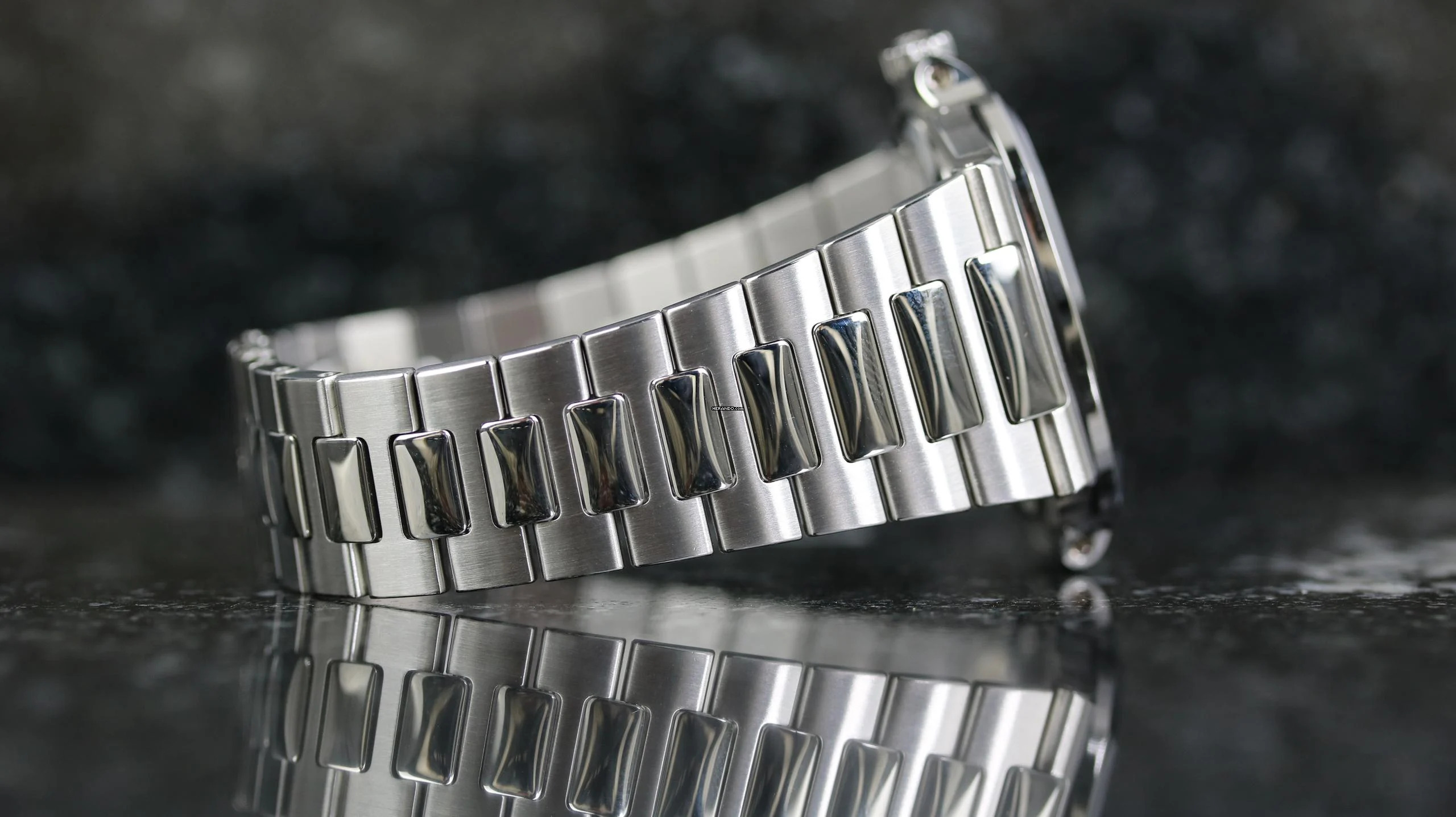 Thumbnail von Patek Philippe Nautilus Steel - Blue - like New - Fullset - 2011