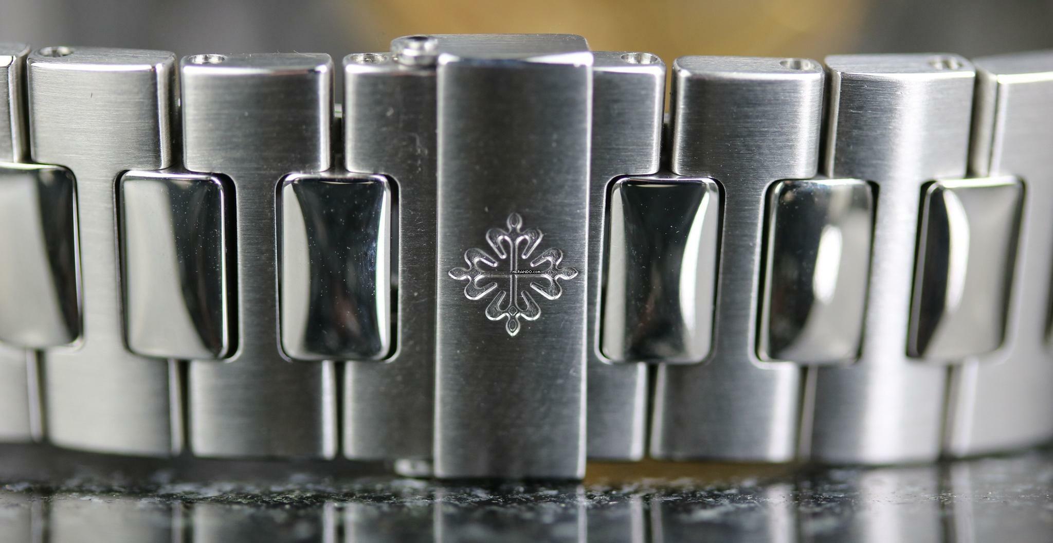 Thumbnail von Patek Philippe Nautilus Steel - Blue - like New - Fullset - 2011