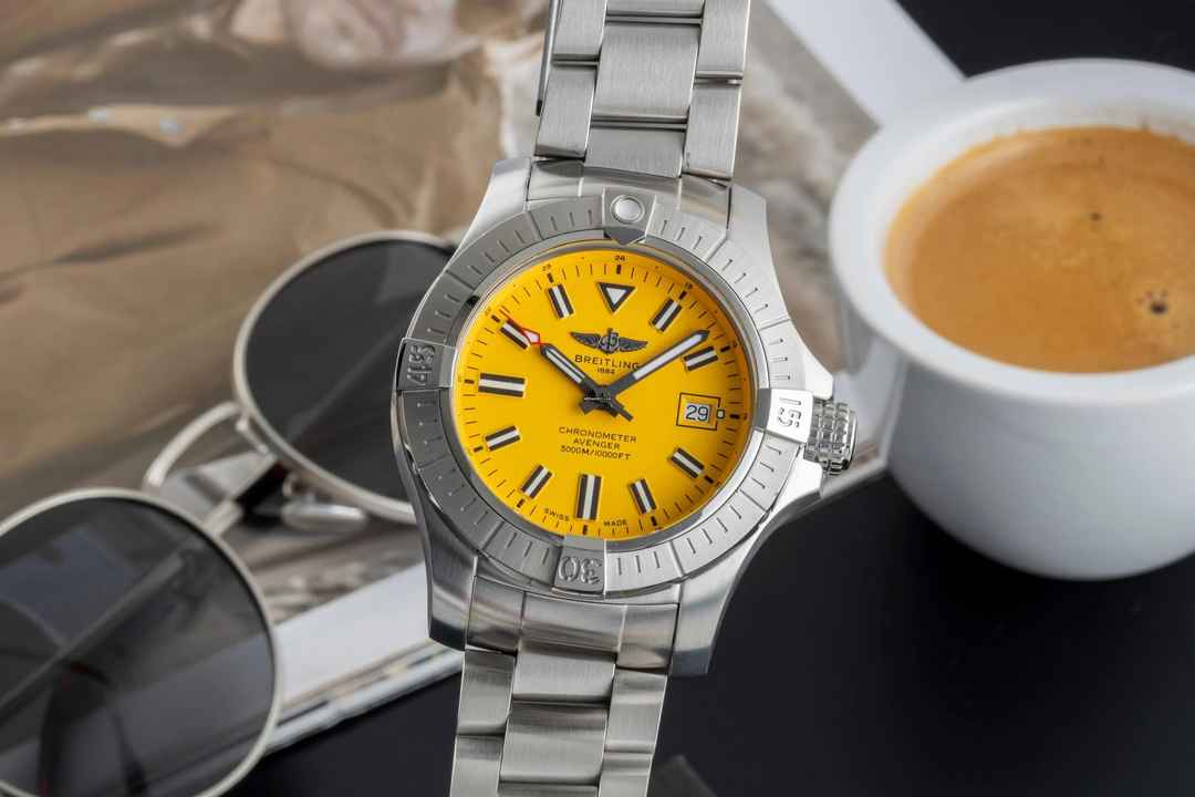  Breitling Avenger Seawolf Yellow Stahl Automatik Herrenuhr Ref A17319101I1A1 B&P 