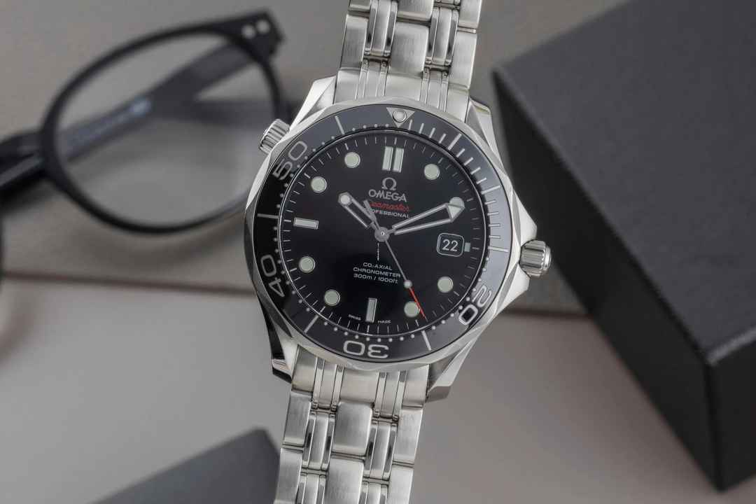  Omega Seamaster Diver 300 M Stahl Automatik Herrenuhr 212.30.41.20.01.003 B&P 