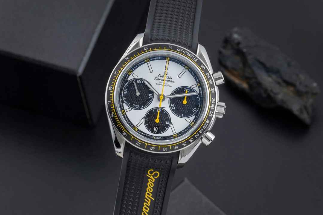  Omega Speedmaster Racing Chronograph Automatik Ref. 326.32.40.50.04.001 B&P 2021 
