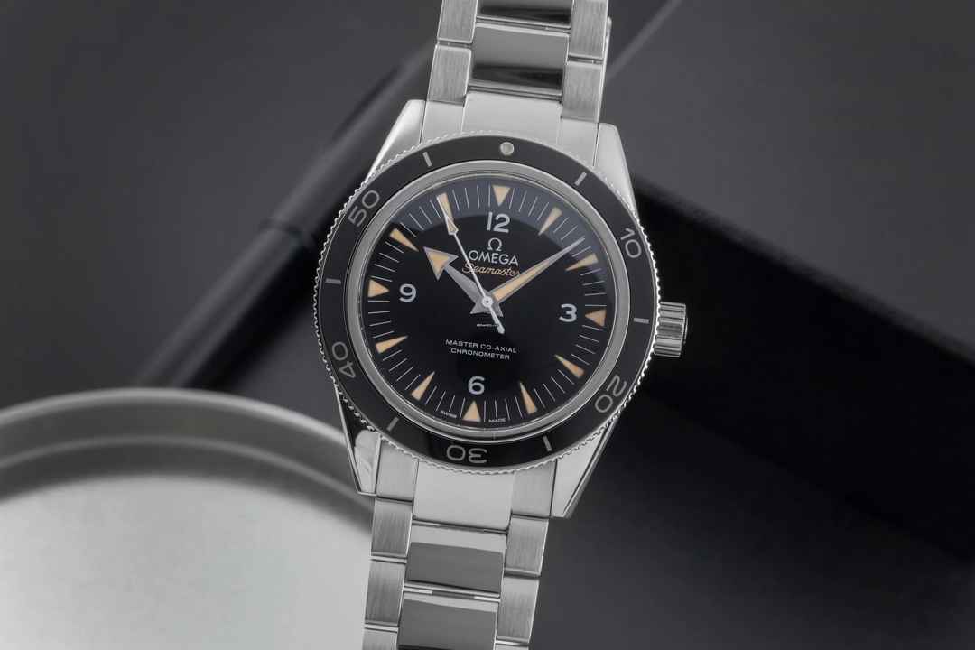  Omega Seamaster 300 Edelstahl Automatik Ref. 233.30.41.21.01.001 B&P 2015 