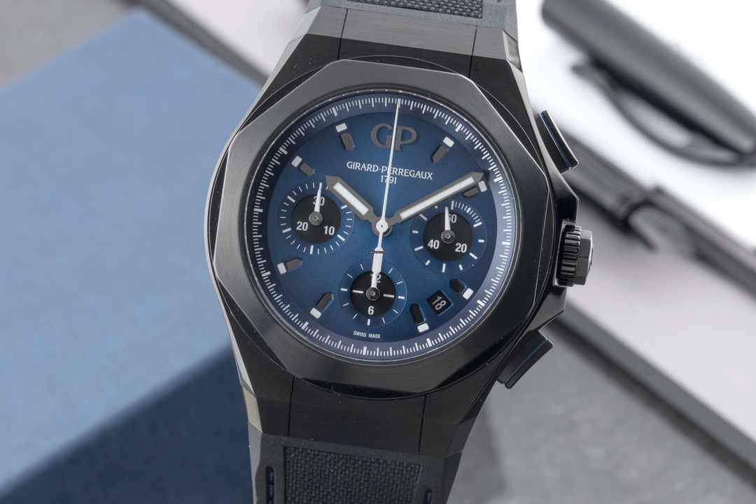  Girard Perregaux Laureato Chronograph Titan Automatik 81060-21-491-FH6A B&P 2022 
