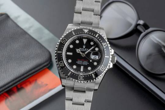  Rolex Sea-Dweller Single Red Stahl Herrenuhr Ref. 126600 Box & Papiere 2019 