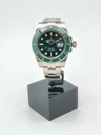  Rolex Submariner Date Hulk top condition Full Set 2018 Austria 