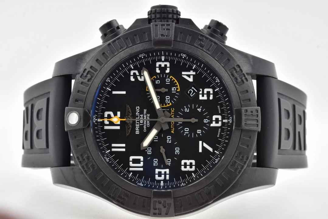  Breitling Avenger Hurricane 12h Breitlight XB0170E4 Black Dial Schwarz 